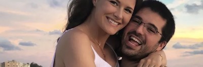 Alicia Kalogeropoulos with her husband, Alex, at the beach.